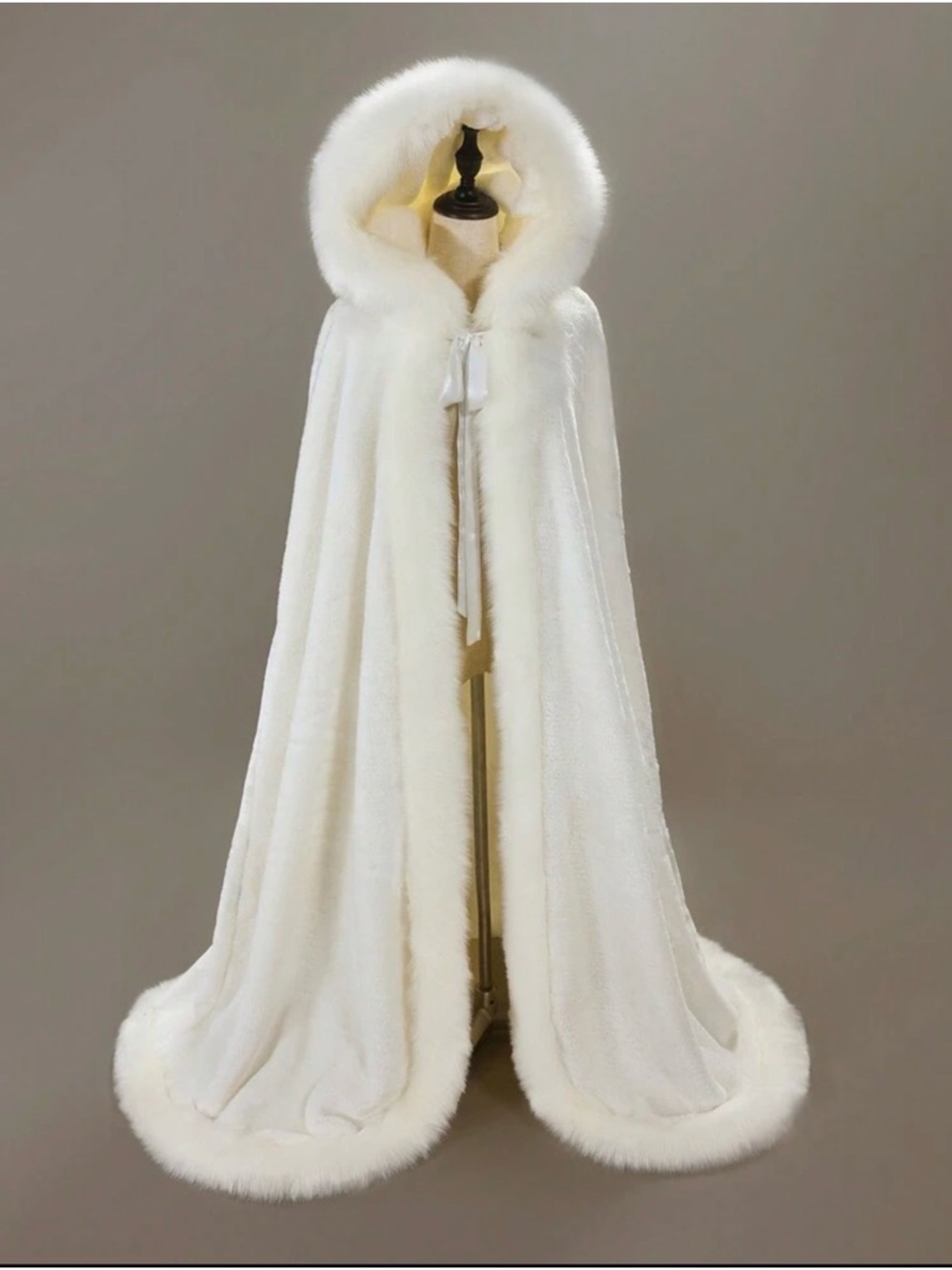 SHEIN White Faux Fur Hooded Bridal Cape